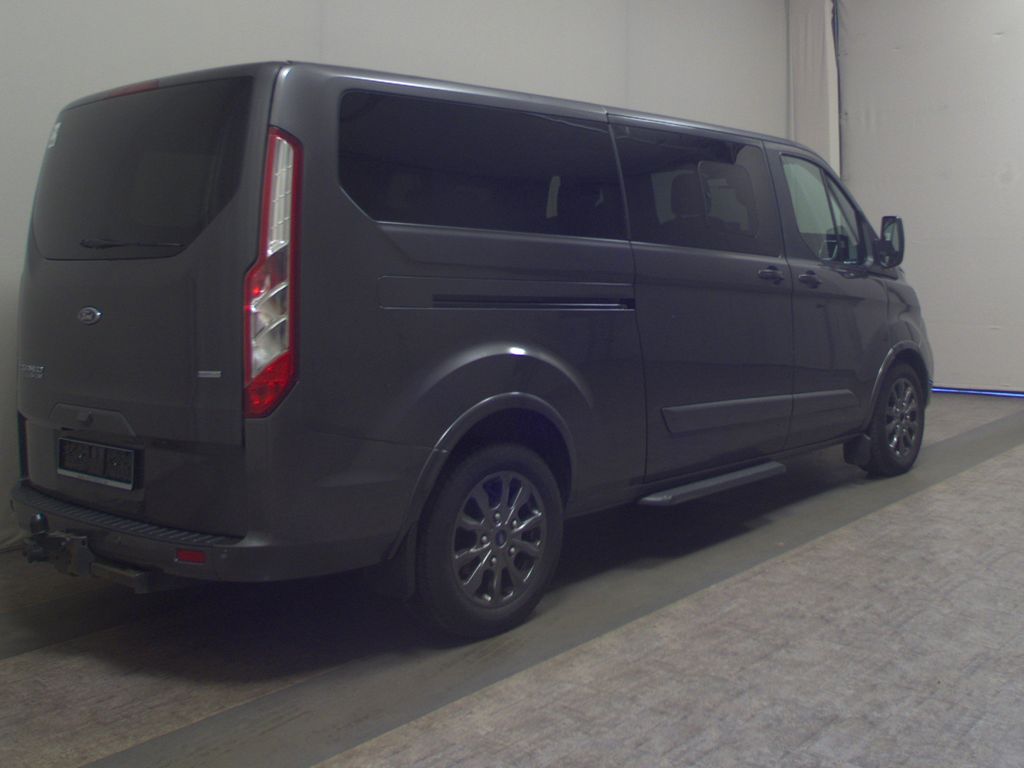 Ford Tourneo Custom 2022