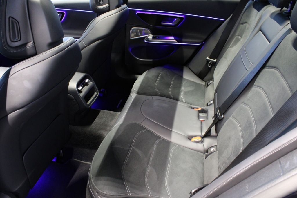 Mercedes-Benz E 300 2025