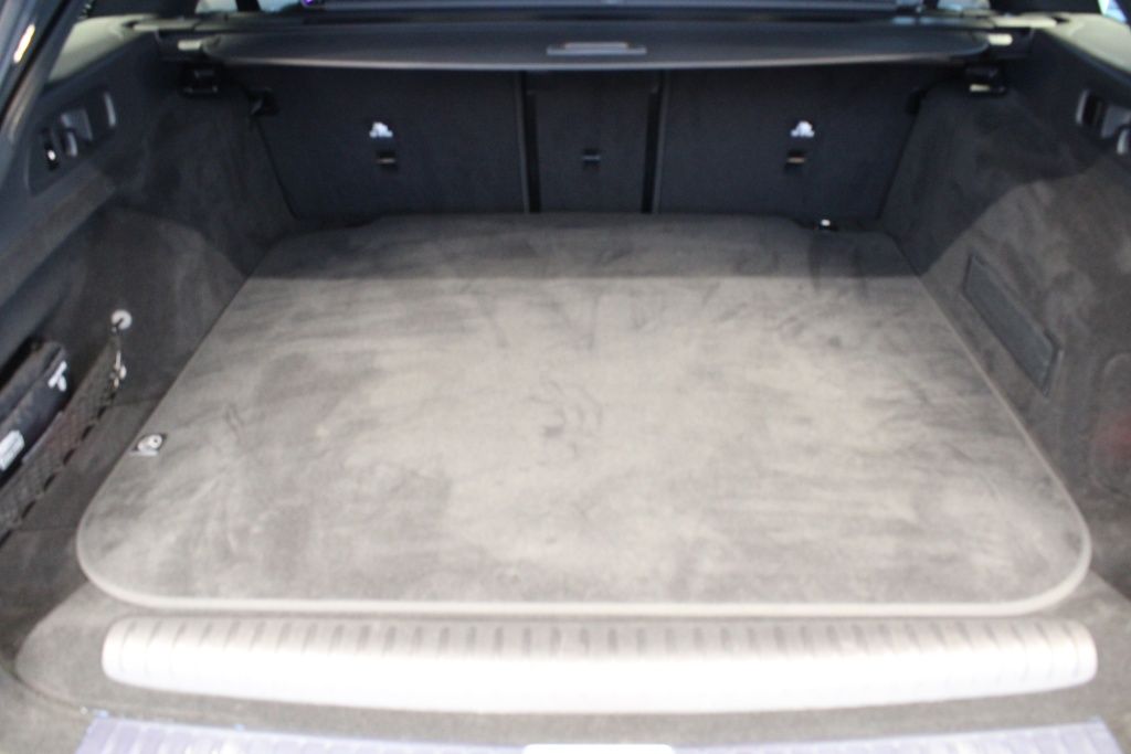 Mercedes-Benz E 300 2025