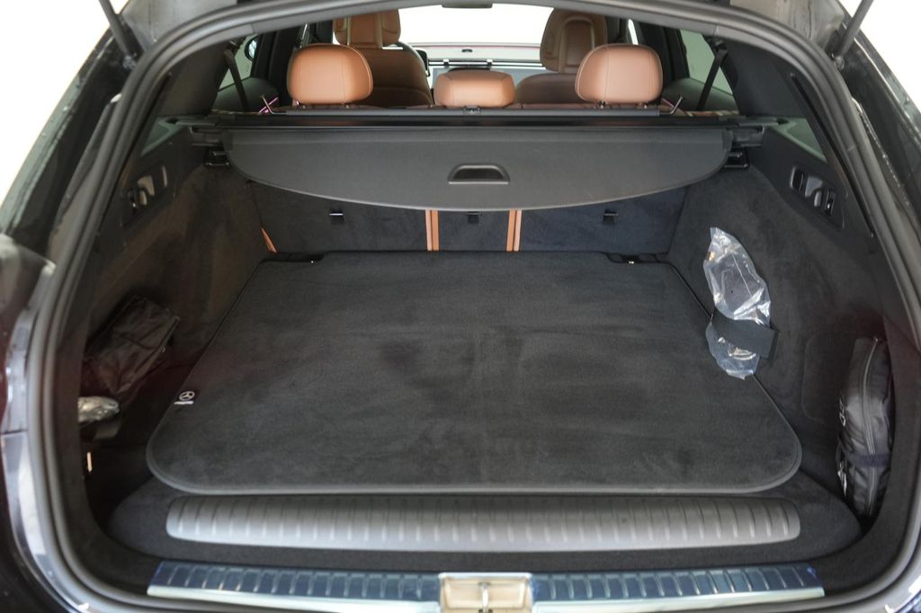 Mercedes-Benz E 300 2025