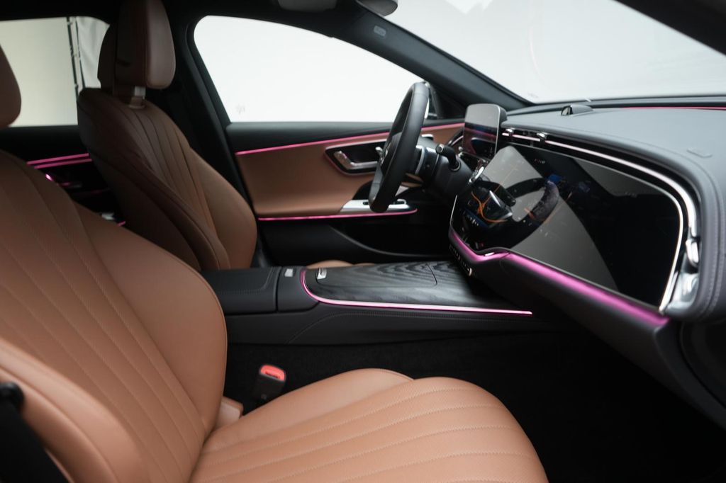 Mercedes-Benz E 300 2025