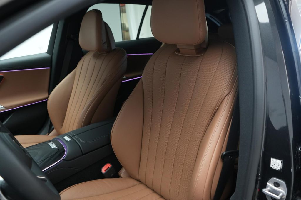 Mercedes-Benz E 300 2025