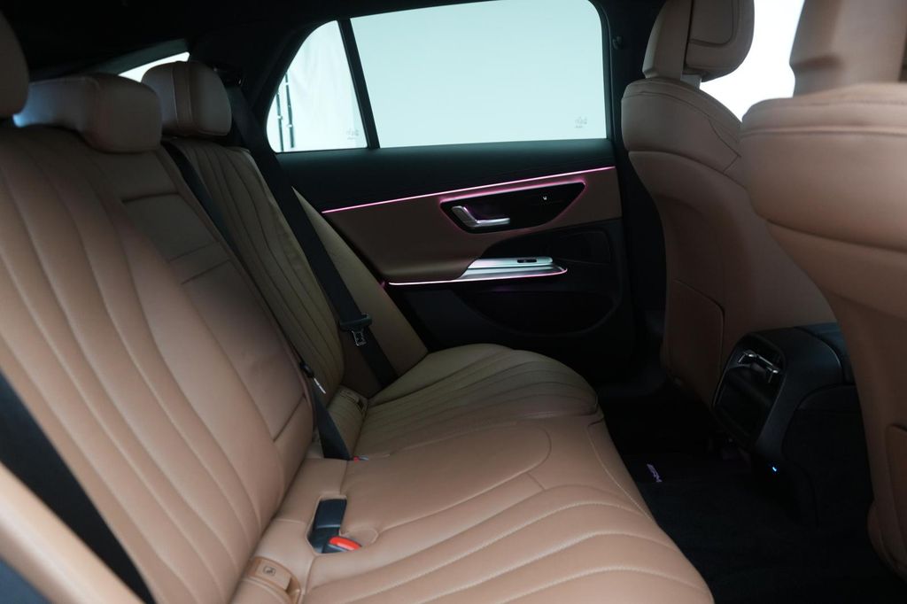 Mercedes-Benz E 300 2025