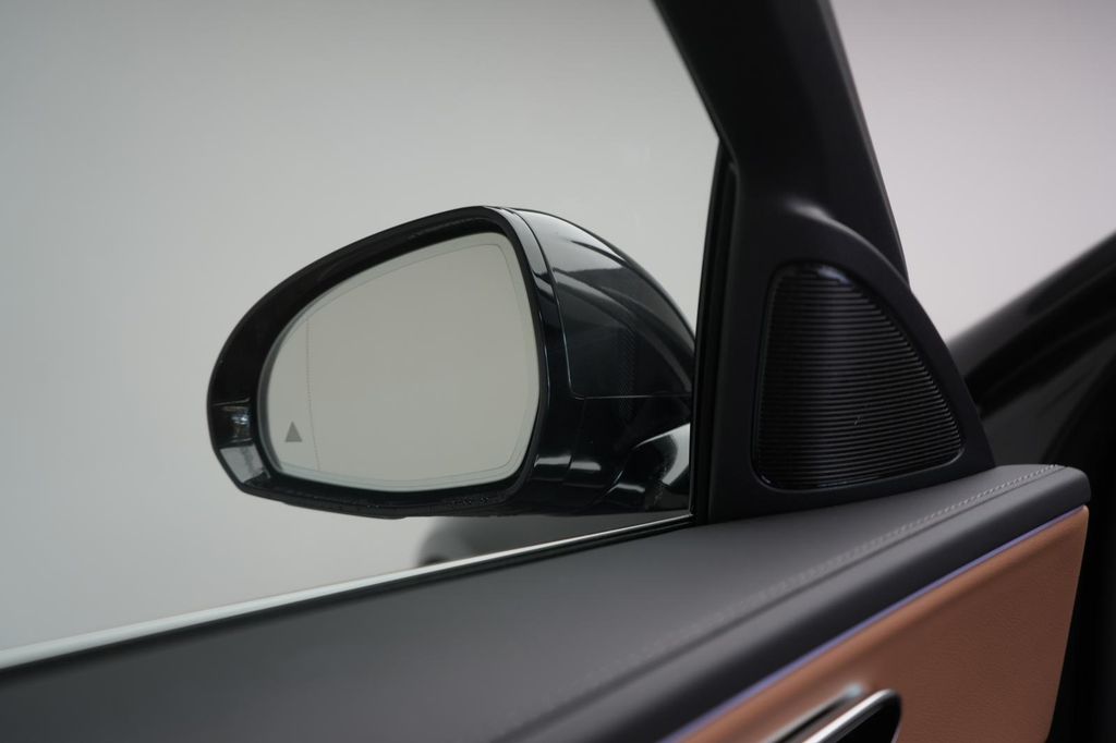 Mercedes-Benz E 300 2025