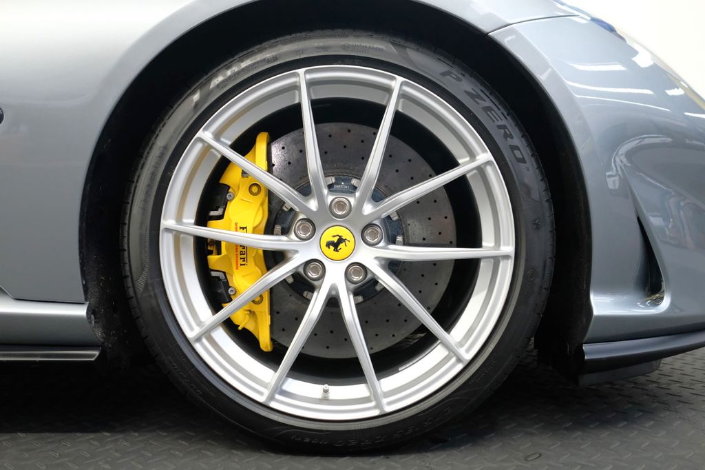 Ferrari 812 2024