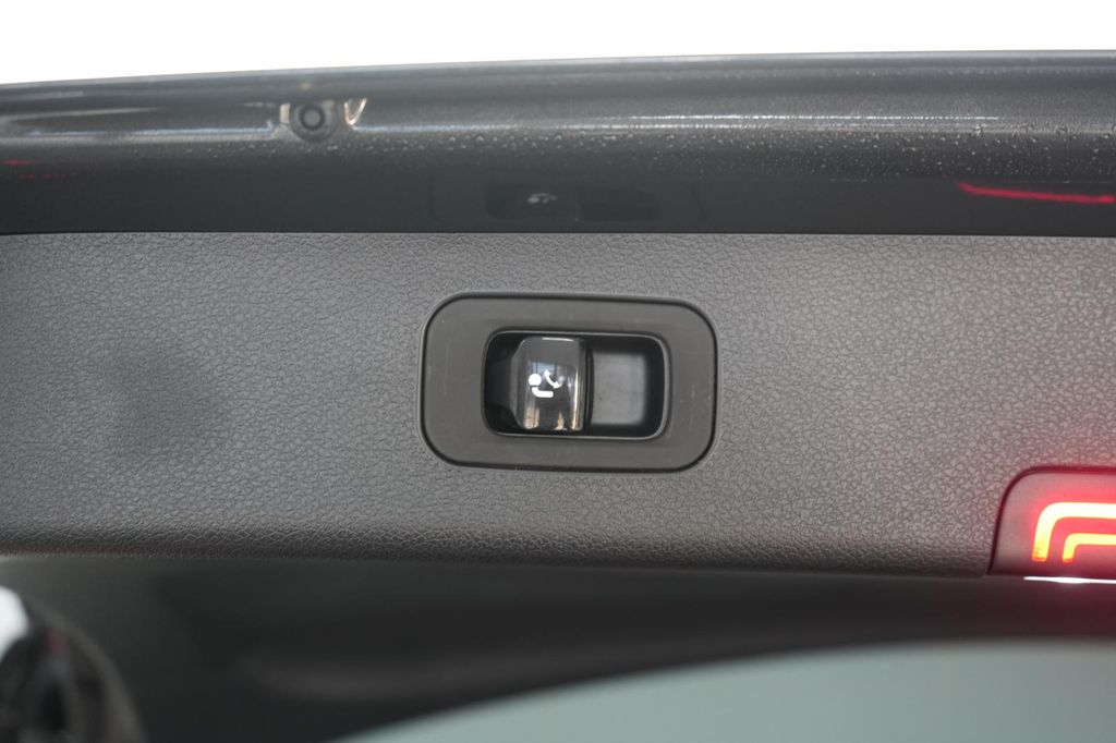 Mercedes-Benz E 300 2025