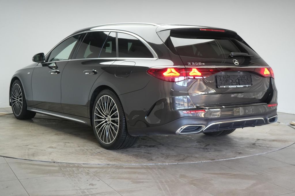 Mercedes-Benz E 300 2025