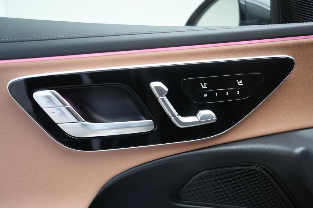 Mercedes-Benz E 300 2025