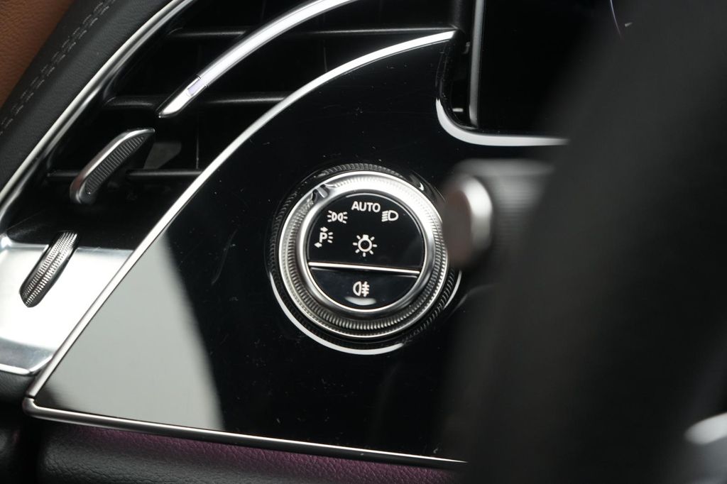 Mercedes-Benz E 300 2025