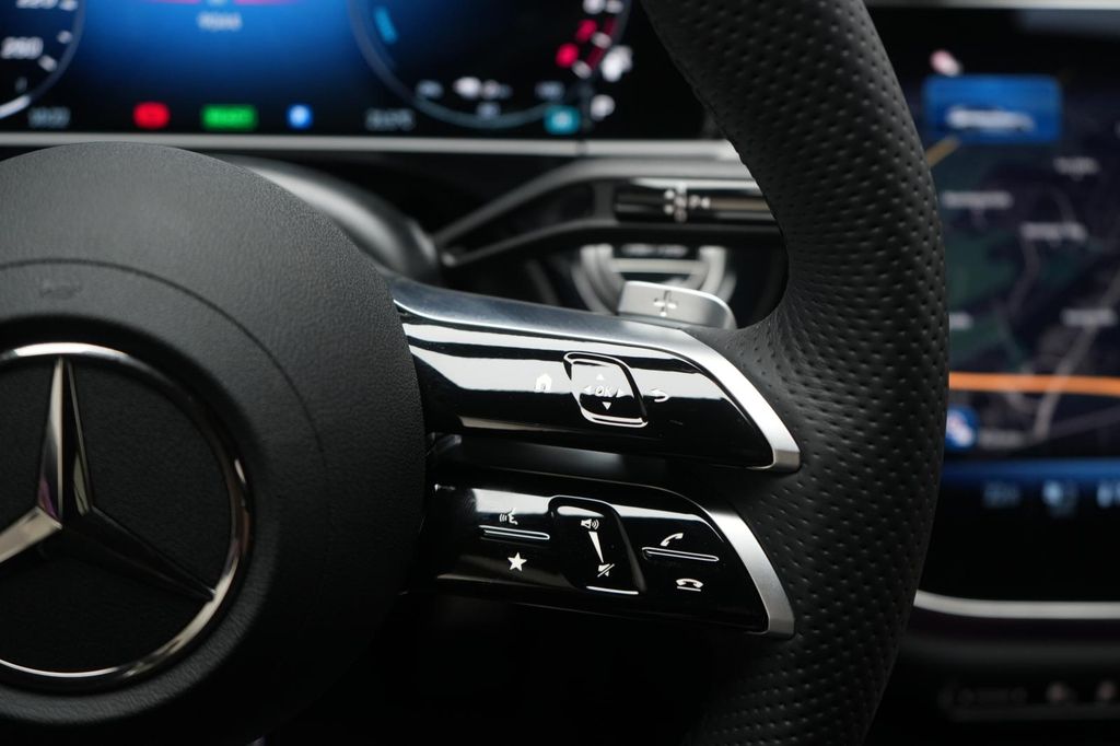 Mercedes-Benz E 300 2025