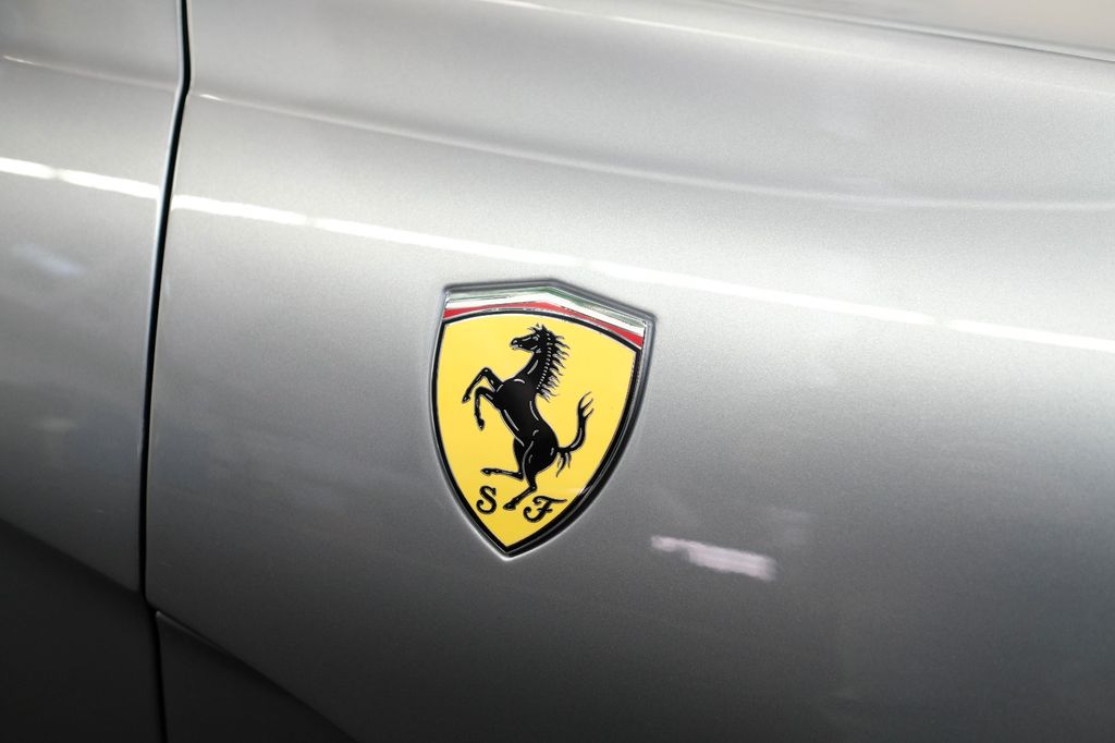 Ferrari 812 2024