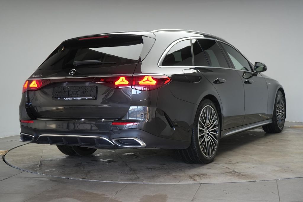 Mercedes-Benz E 300 2025