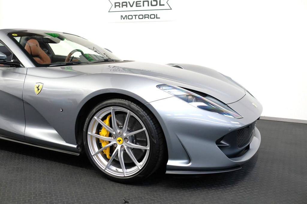 Ferrari 812 2024