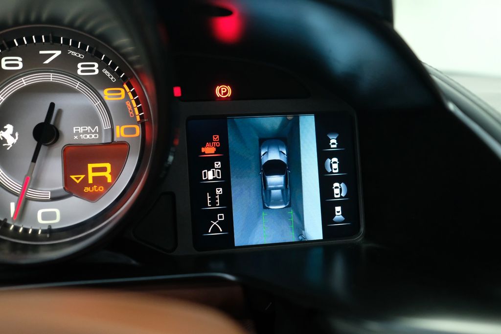 Ferrari 812 2024