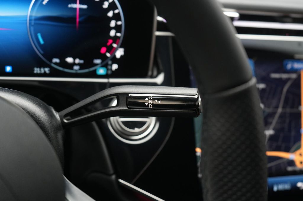 Mercedes-Benz E 300 2025