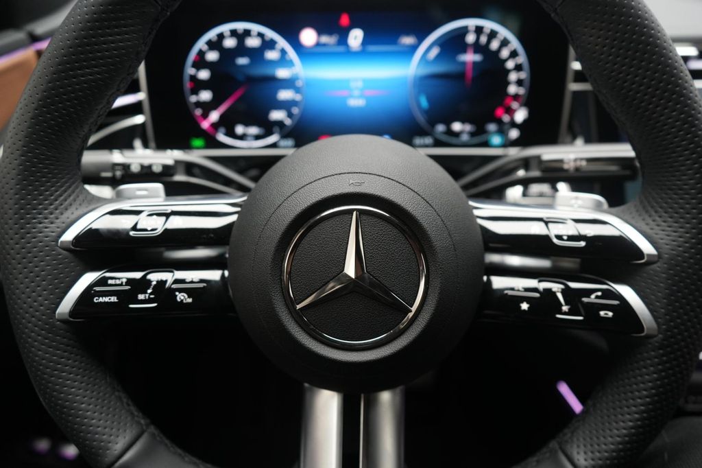 Mercedes-Benz E 300 2025