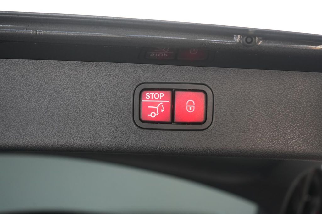 Mercedes-Benz E 300 2025