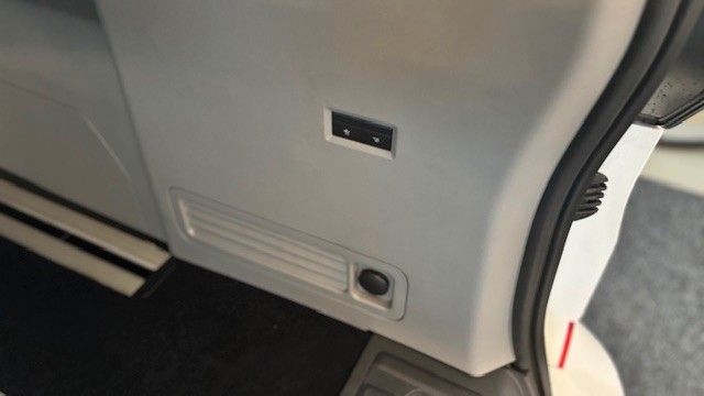 Ford Tourneo Custom 2025