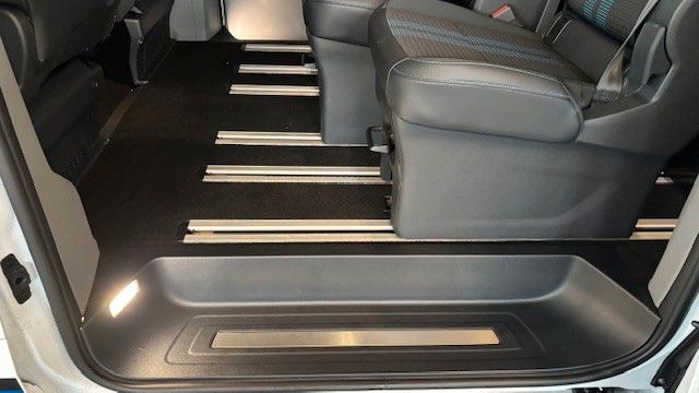Ford Tourneo Custom 2025