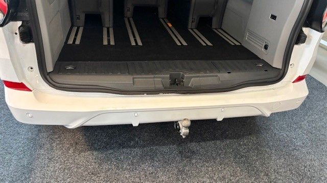 Ford Tourneo Custom 2025