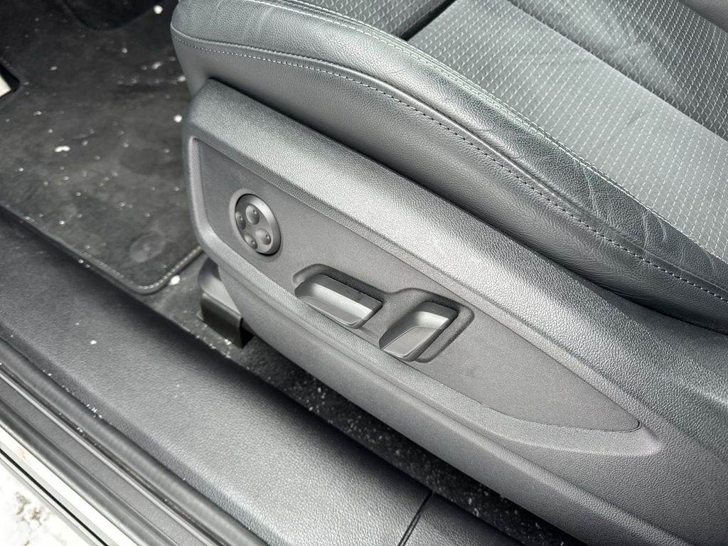 Audi SQ5 2024