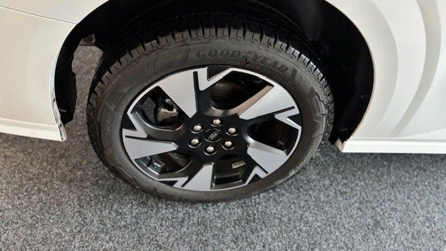 Ford Tourneo Custom 2025