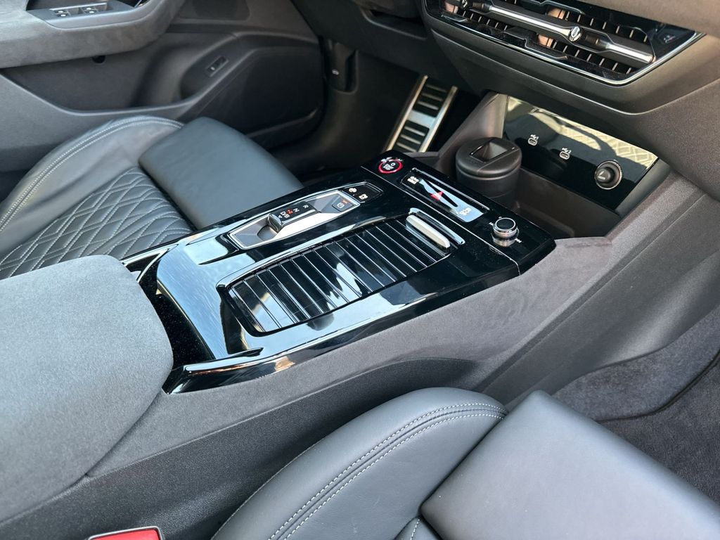 Audi SQ6 e-tron 2024