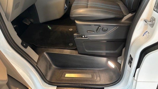 Ford Tourneo Custom 2025