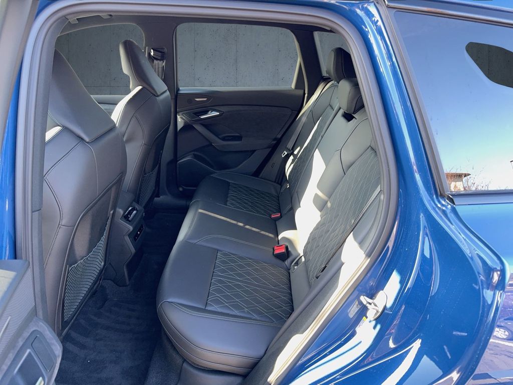 Audi SQ6 e-tron 2024