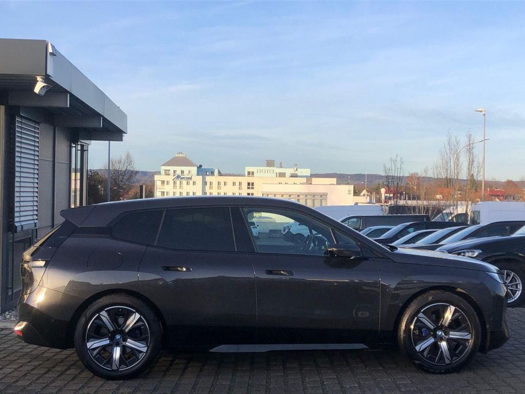 BMW iX 2021