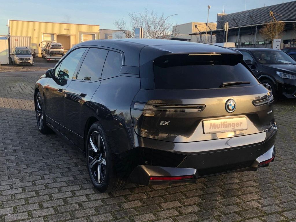 BMW iX 2021