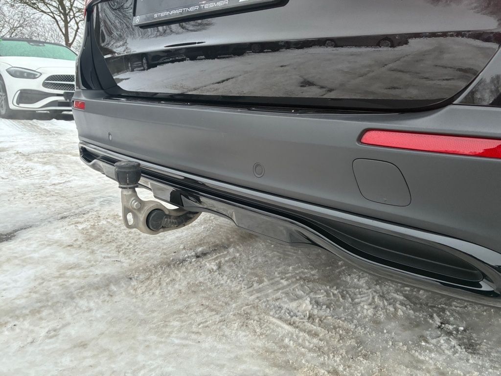 Mercedes-Benz E 300 2025