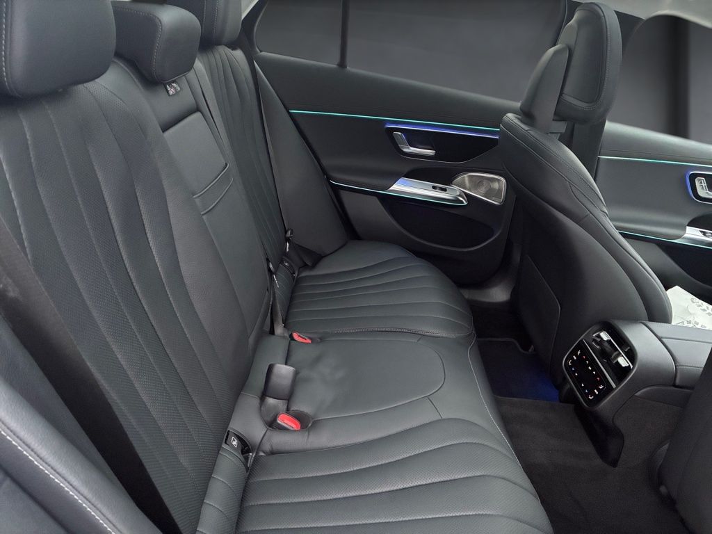 Mercedes-Benz E 300 2025