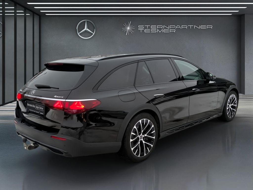 Mercedes-Benz E 300 2025