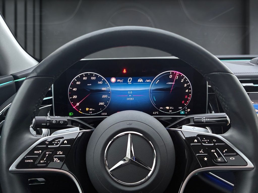 Mercedes-Benz E 300 2025