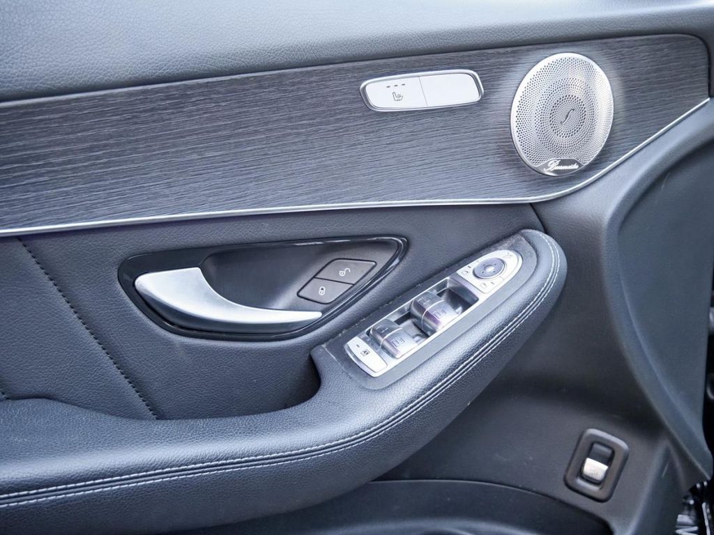 Mercedes-Benz GLC 300 2021