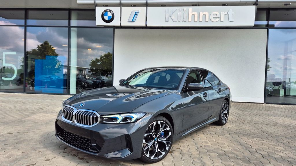 BMW 330 2025