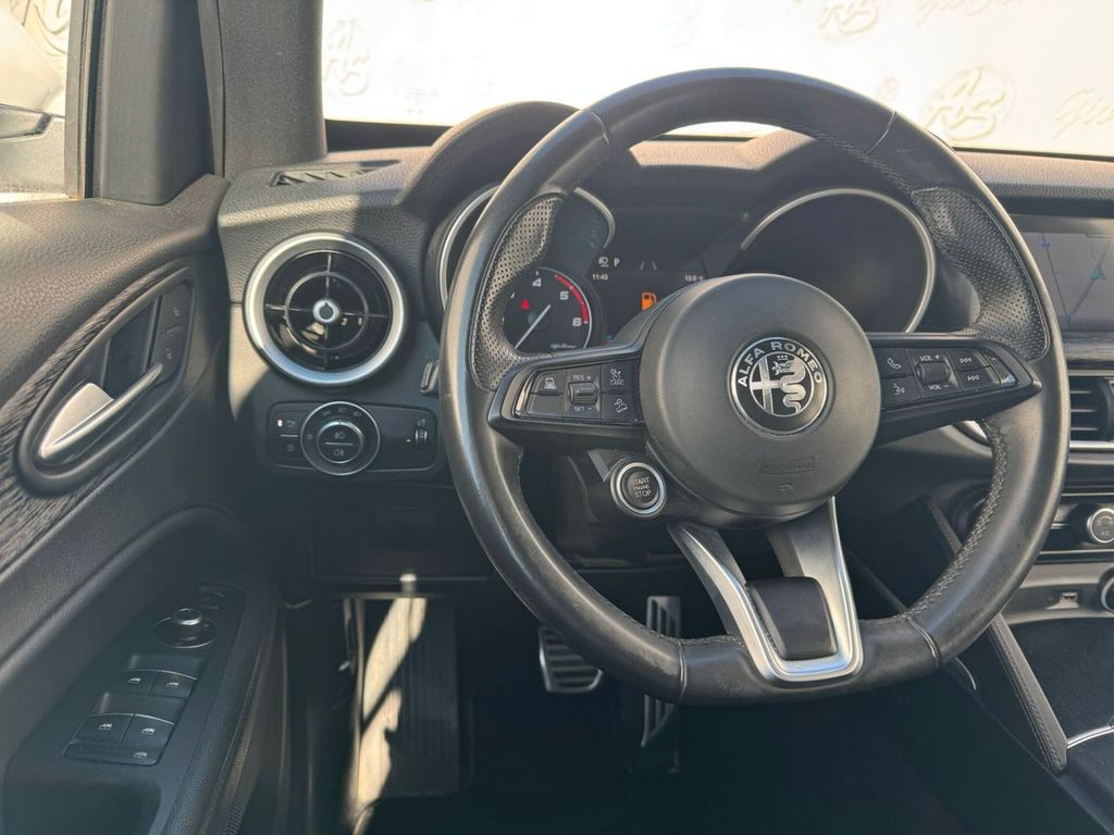 Alfa Romeo Stelvio 2022