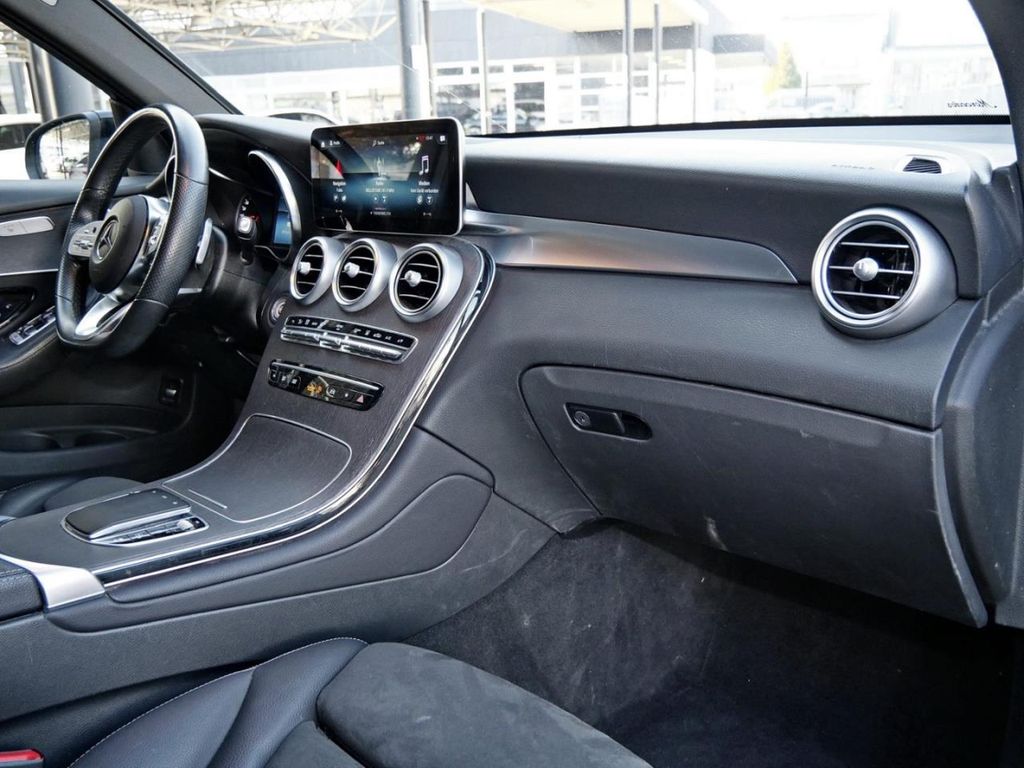 Mercedes-Benz GLC 300 2021