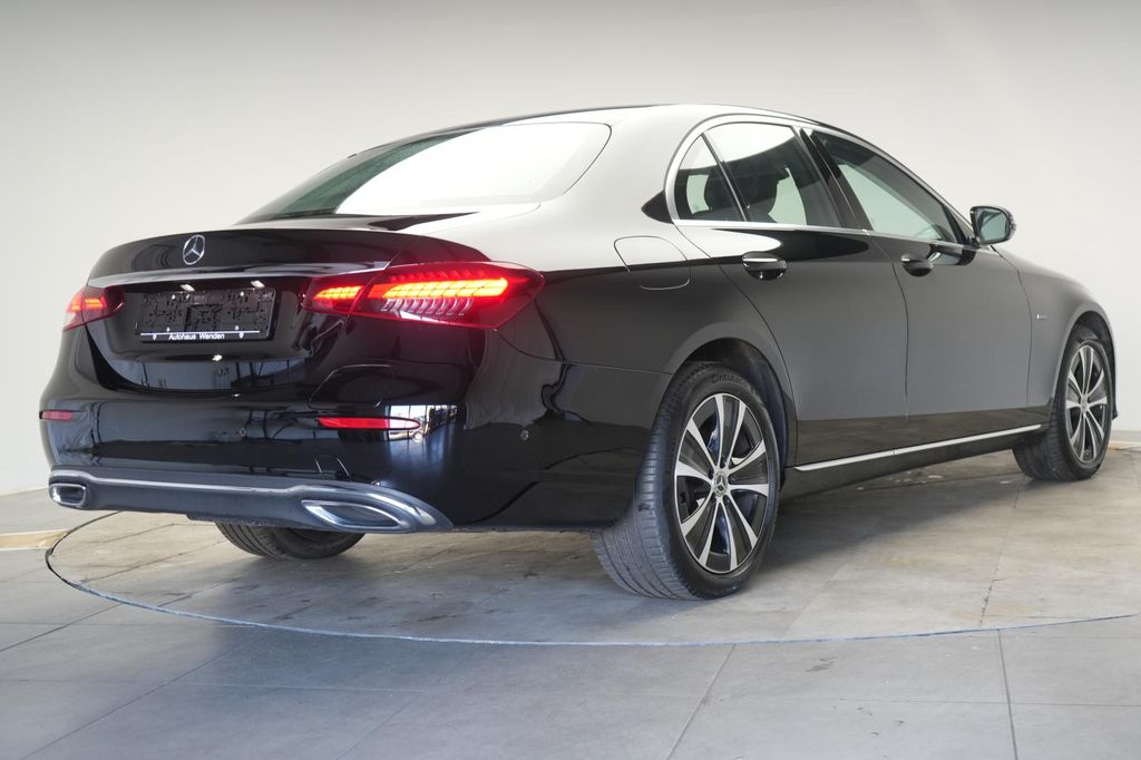 Mercedes-Benz E 300 2022