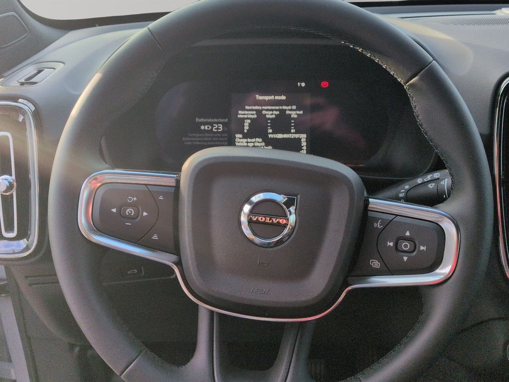 Volvo EX40