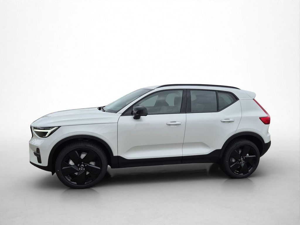 Volvo XC40 2025