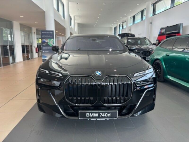 BMW 740 2025