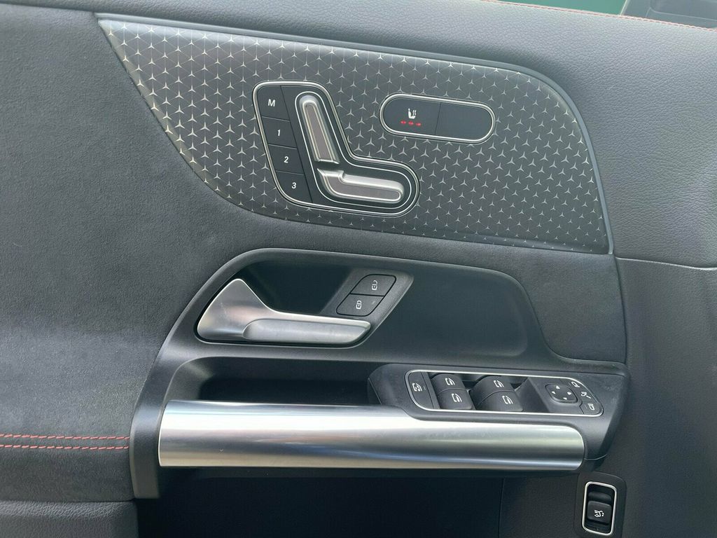 Mercedes-Benz EQA 2024