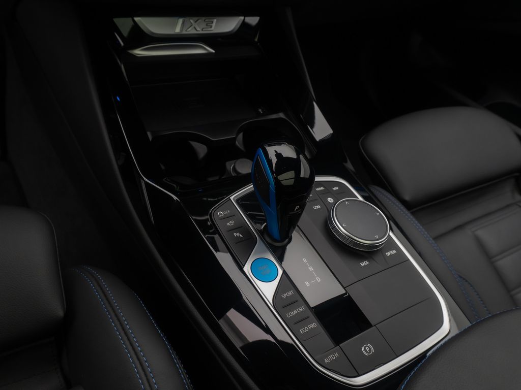 BMW iX3 2022