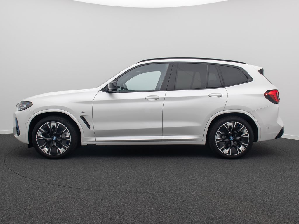 BMW iX3 2022