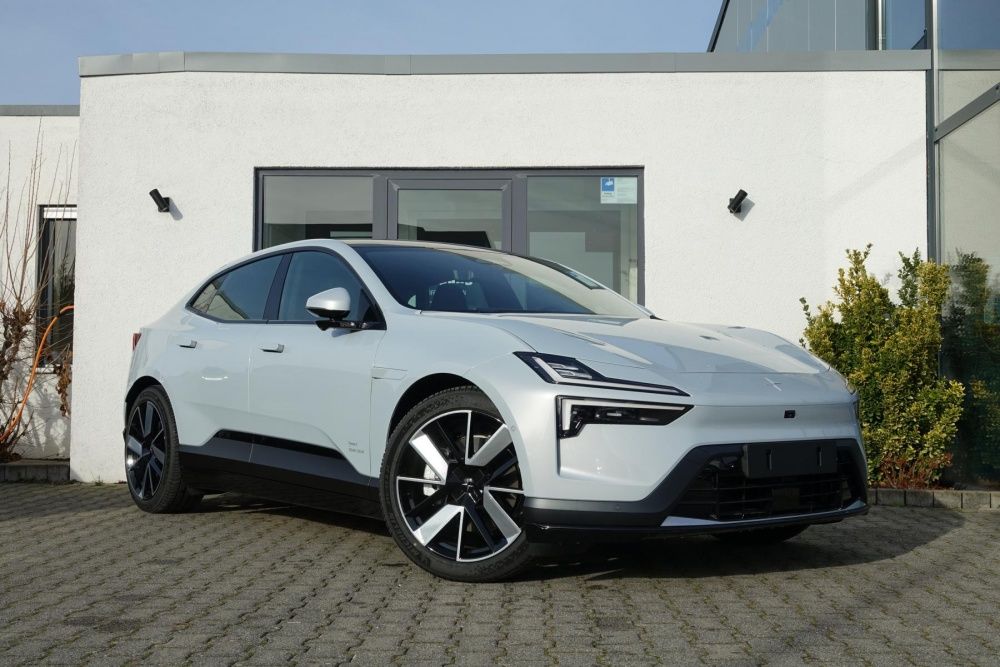 Polestar 4 2025