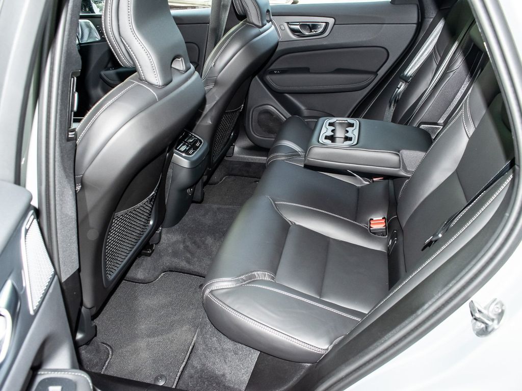 Volvo XC60 2025