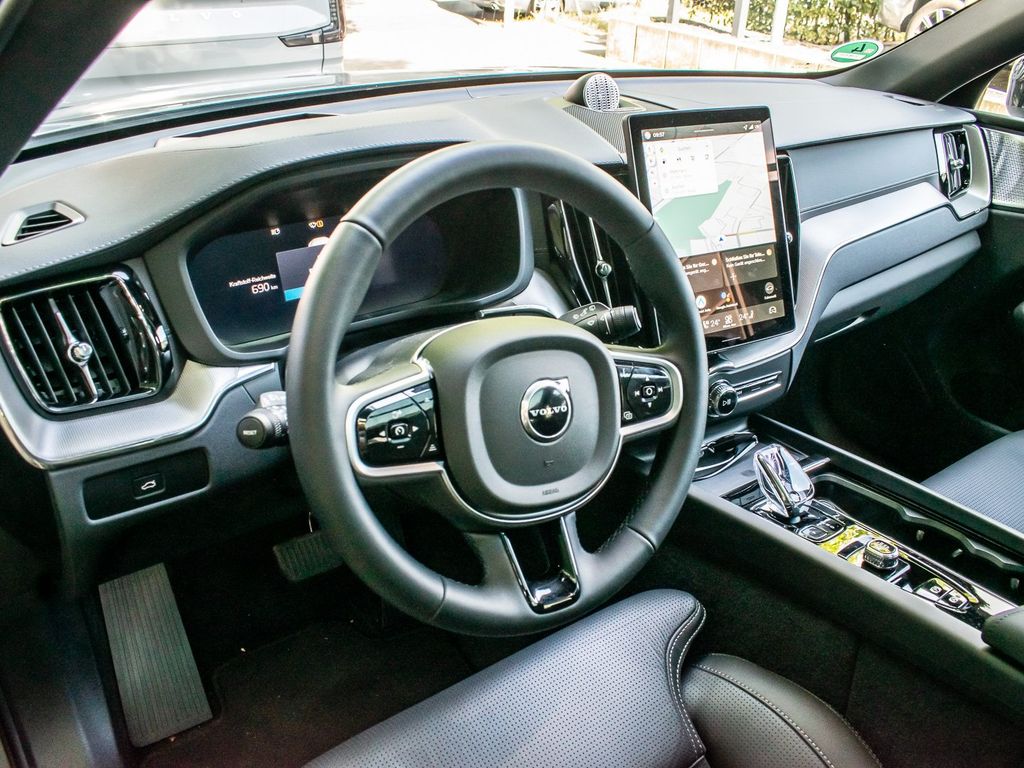 Volvo XC60 2025