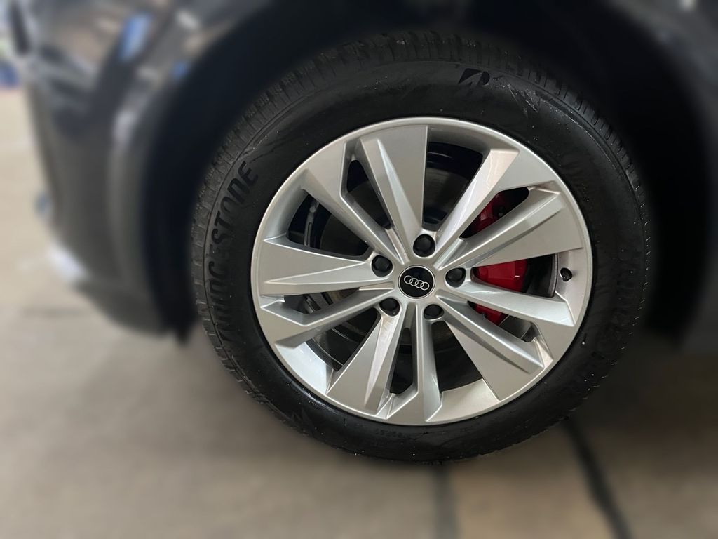 Audi Q6 e-tron 2025